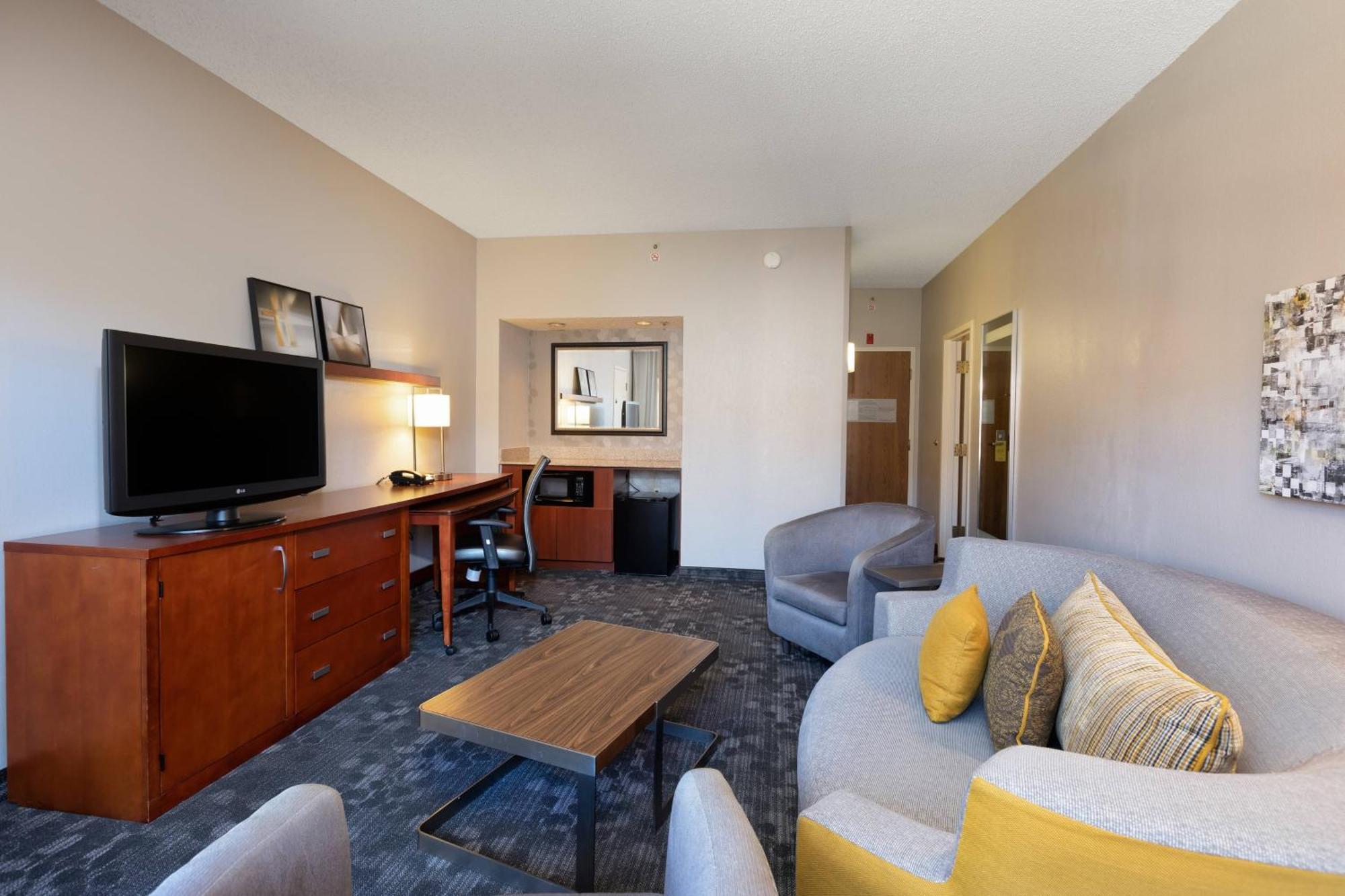 Courtyard By Marriott Dallas-Fort Worth/Bedford Εξωτερικό φωτογραφία