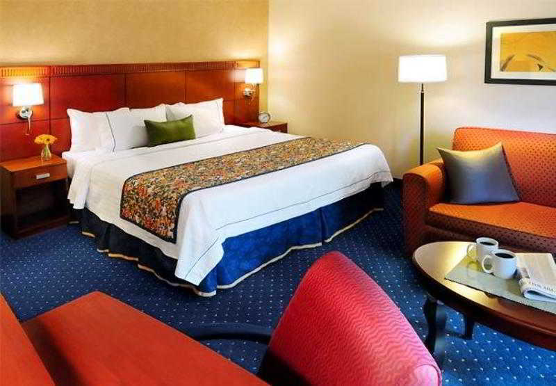Courtyard By Marriott Dallas-Fort Worth/Bedford Εξωτερικό φωτογραφία