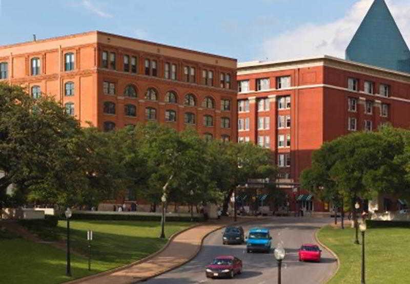 Courtyard By Marriott Dallas-Fort Worth/Bedford Εξωτερικό φωτογραφία