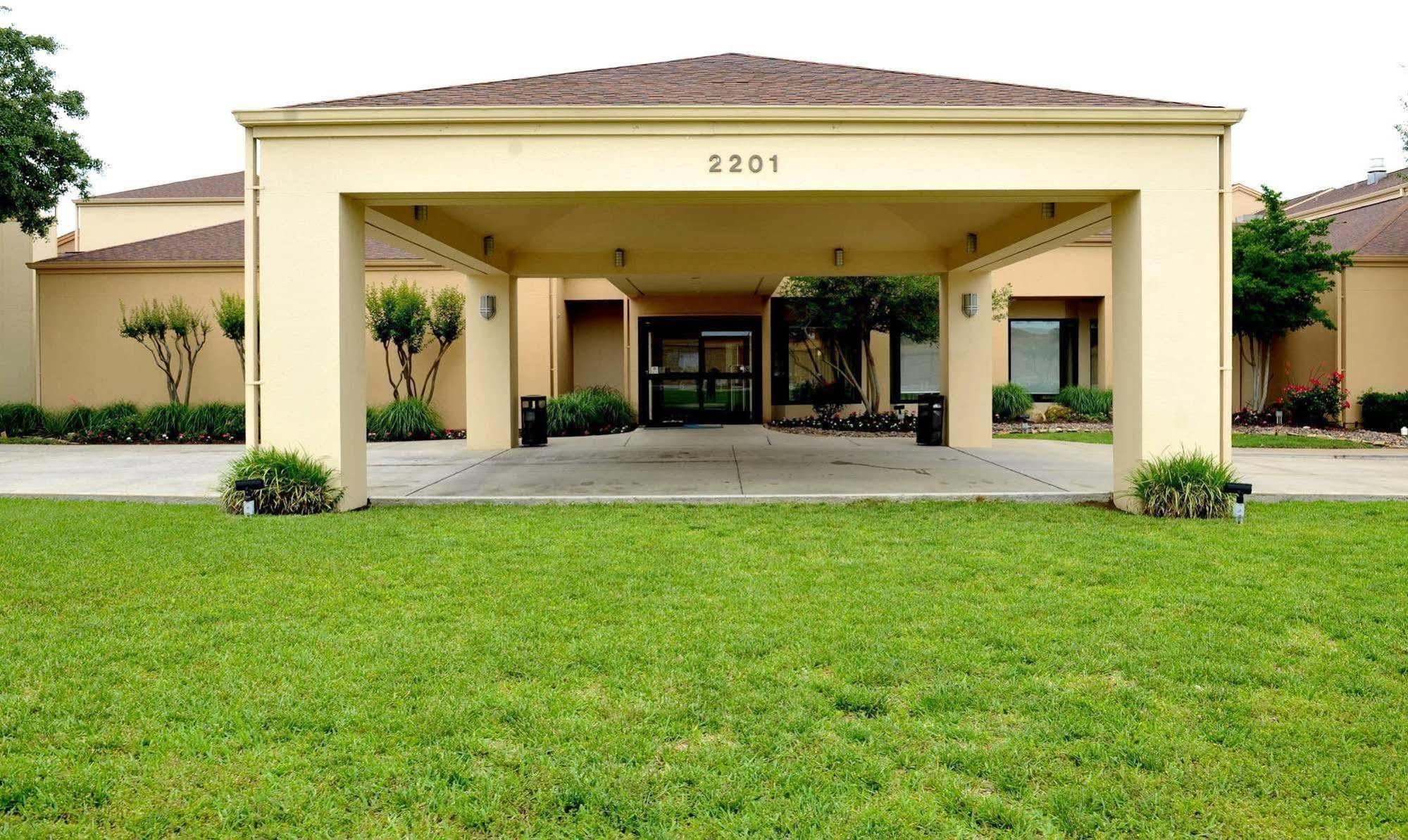 Courtyard By Marriott Dallas-Fort Worth/Bedford Εξωτερικό φωτογραφία