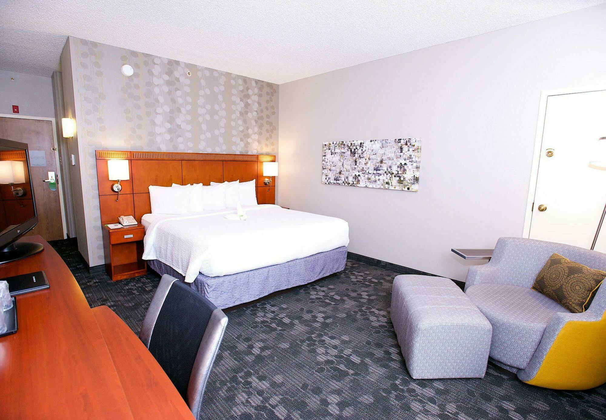 Courtyard By Marriott Dallas-Fort Worth/Bedford Εξωτερικό φωτογραφία